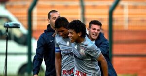 Paulinho e Romarinho no Corinthians (Foto: Leandro Moraes)