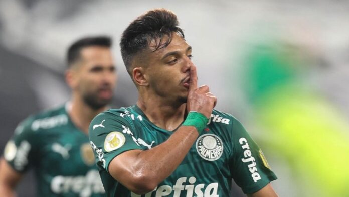 Gabriel Menino pedindo silêncio ao marcar contra o Corinthians (Foto: Cesar Greco / Palmeiras)