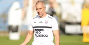 Fora Sylvinho? (Foto: Agência Corinthians)