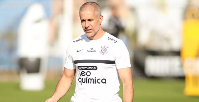 Sylvinho demitido (Foto: Agência Corinthians)