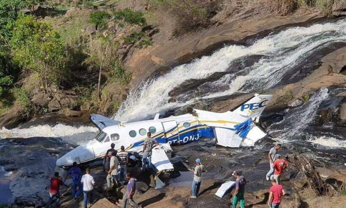 URGENTE! Cantora Marília Mendonça morre em queda de avião