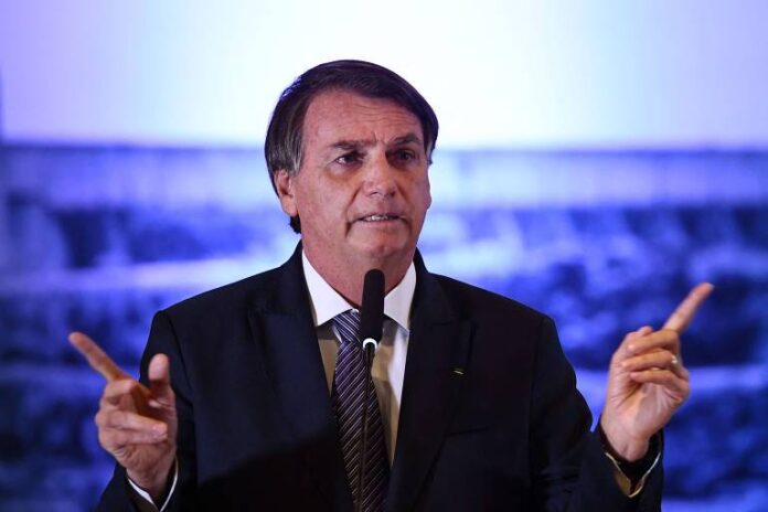 Bolsonaro promete zerar imposto federal da gasolina