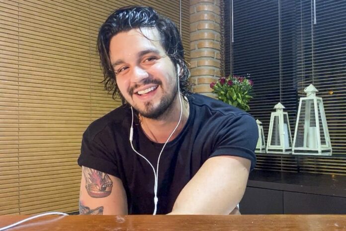 Luan Santana detona músicas de Zé Felipe