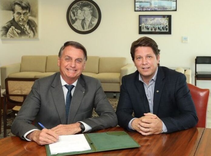 Bolsonaro muda lei Rouanet e teto cai de 45 mil para 3 mil reais (Foto: Instagram/Reprodução)