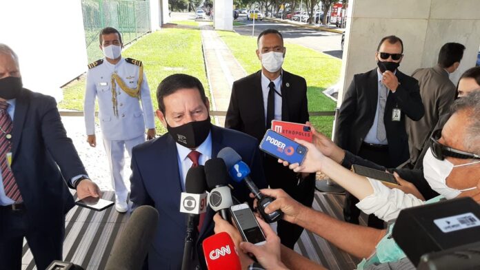 Mourão defende contra-ataque da Ucrânia e chama Putin de Hitler (Foto: Globo/Reprodução)