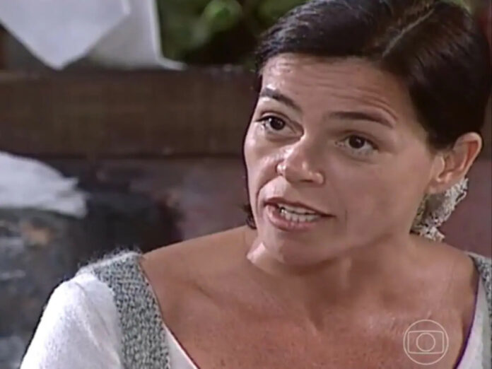 Berenice se alia a Marcela por dinheiro e faz coisa terrível em O Cravo e a Rosa