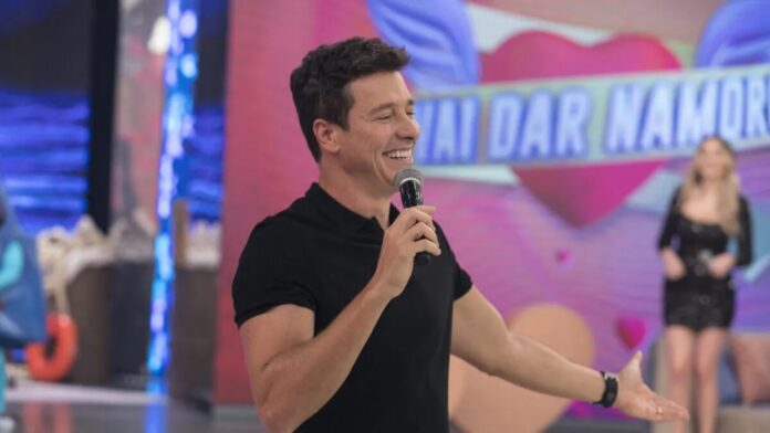 Rodrigo Faro celebra 15 anos de Record (Foto: RecordTV)