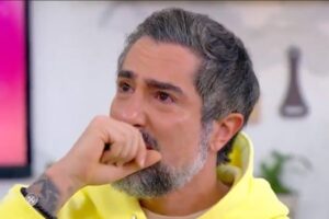 Após homengem, Mion se emociona (Foto: Globo/Reprodução)