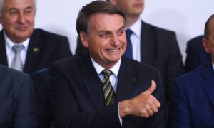 Bolsonaro é considerado inocente diz pesquisa IPEC (Foto: SERGIO LIMA / AFP)