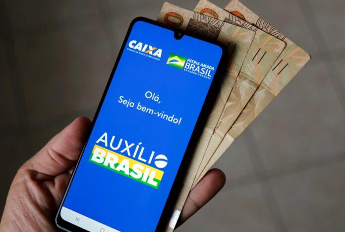 Saiba como solicitar empréstimo de até R$2.500 através do Auxílio Brasil